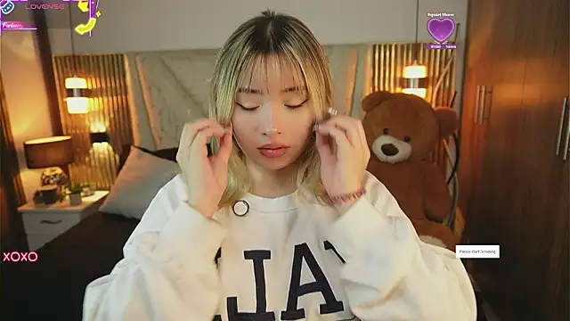 Snapshot of Julieta_priv chatting on February 4, 2:23 pm Julieta priv online show from February 4, 2:23 pm