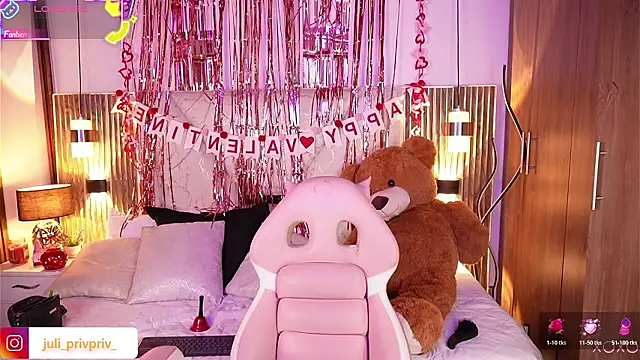 Snapshot of Julieta_priv chatting on February 16, 2:35 pm Julieta priv online show from February 16, 2:35 pm