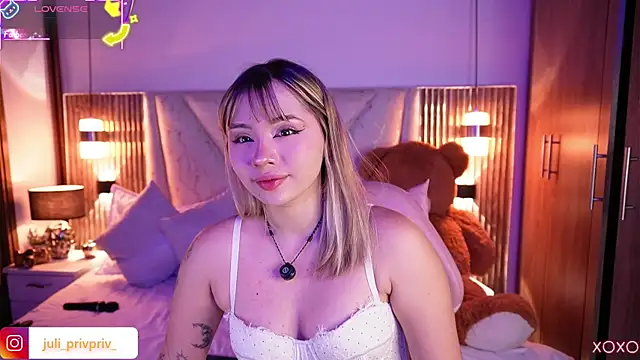 Snapshot of Julieta_priv chatting on February 28, 2:29 pm Julieta priv online show from February 28, 2:29 pm