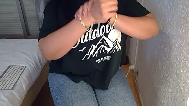 Halima misshotpussy13 online show from March 3, 2:28 am