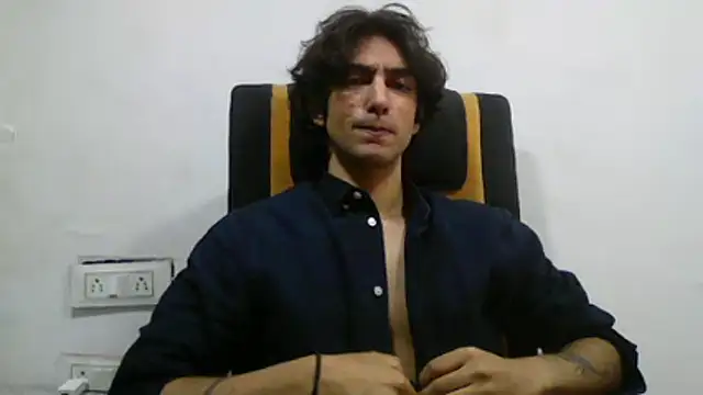 Snapshot of degenluv chatting on June 1, 7:21 am degenluv online show from June 1, 7:21 am