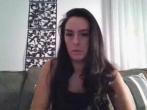 Snapshot of Layla_Gilf_Mae chatting on March 20, 9:13 pm Layla Gilf Mae online show from March 20, 9:13 pm