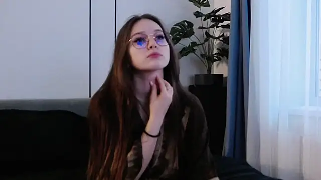 Snapshot of -Amora chatting on January 19, 12:20 pm -Amora online show from January 19, 12:20 pm