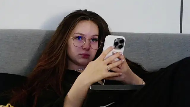 Snapshot of -Amora chatting on February 15, 2:03 pm -Amora online show from February 15, 2:03 pm