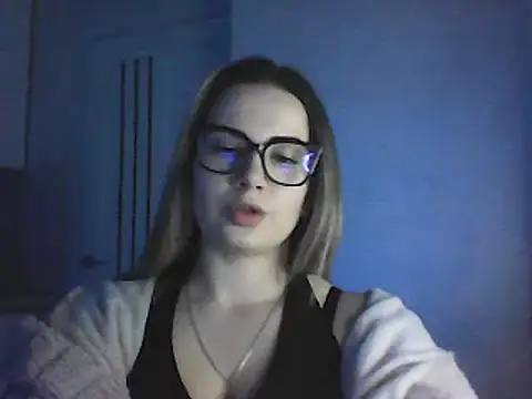 Snapshot of GoddessTenderness chatting on February 15, 10:42 pm GoddessTenderness online show from February 15, 10:42 pm
