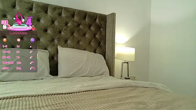 Snapshot of PauLaaCam chatting on October 2, 3:13 am PauLaaCam online show from October 2, 3:13 am