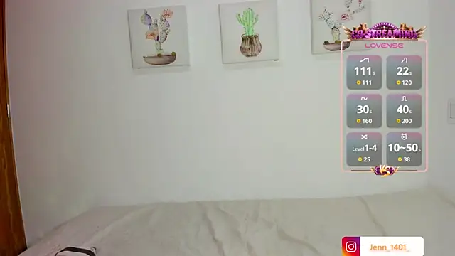 Snapshot of lizzy_pink3 chatting on June 14, 8:22 pm lizzy pink3 online show from June 14, 8:22 pm