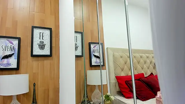 KimberlyBigBoobs online show from September 21, 5:31 am