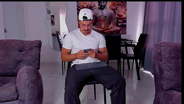 Snapshot of Valentino_Dosantos_ chatting on February 11, 8:25 pm Valentino Dosantos online show from February 11, 8:25 pm