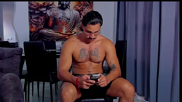 Snapshot of Valentino_Dosantos_ chatting on February 25, 9:13 pm Valentino Dosantos online show from February 25, 9:13 pm