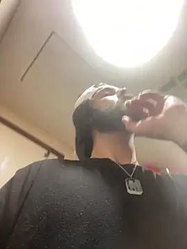 Snapshot of Duhon2317 chatting on February 15, 3:20 am Duhon2317 online show from February 15, 3:20 am