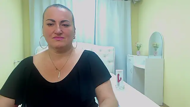 DianaMGG online show from May 28, 5:27 am