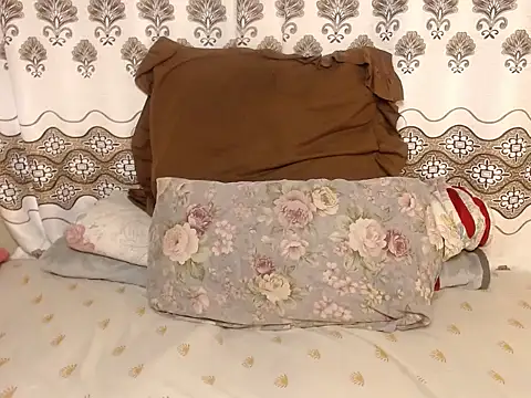 Karishma99  online show from March 27, 1:33 pm