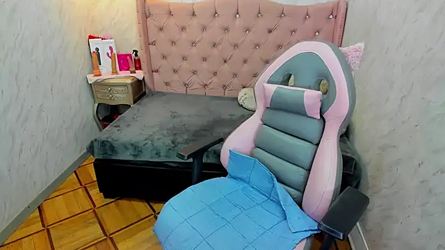 Lianngrace online show from February 17, 2:24 pm