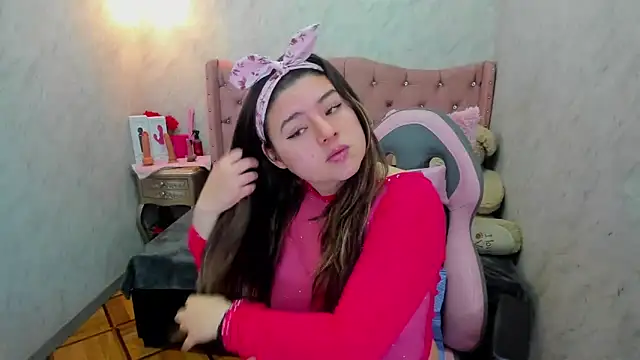 Lianngrace online show from March 4, 2:01 pm