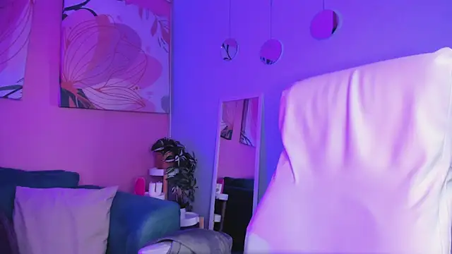 Bella walker  online show from September 15, 8:20 pm