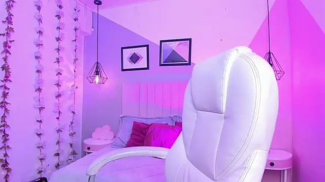 Bella walker  online show from November 7, 8:20 pm