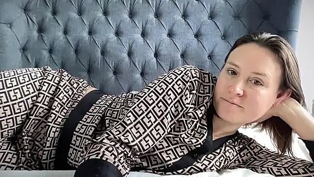 eatmypie69 online show from November 10, 12:04 pm