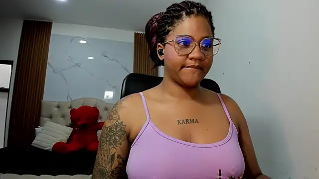 ZahraRose online show from February 26, 8:19 pm