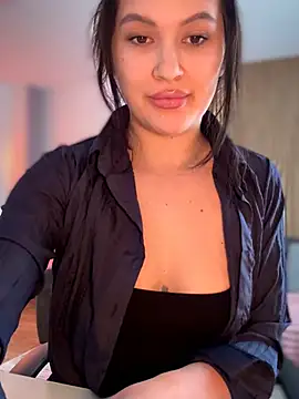 YoungHotMilf97 online show from February 6, 8:40 am