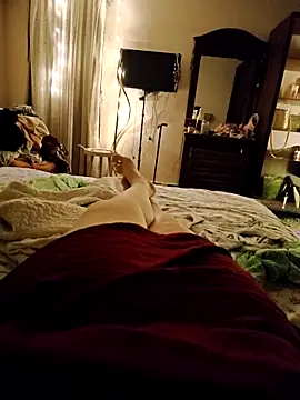 Loly2025 online show from April 17, 11:41 pm