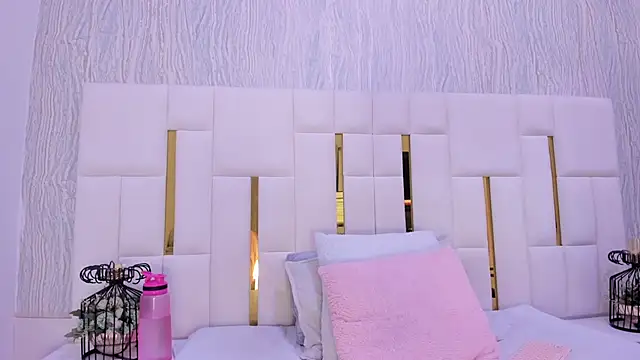 hillary uckerman  online show from January 16, 11:25 am