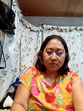 hotchubby88 online show from October 4, 4:10 am