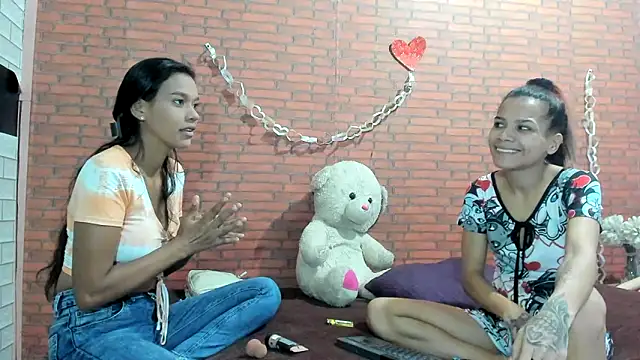 Snapshot of crazylatinagirls chatting on March 8, 7:31 pm crazylatinagirls online show from March 8, 7:31 pm