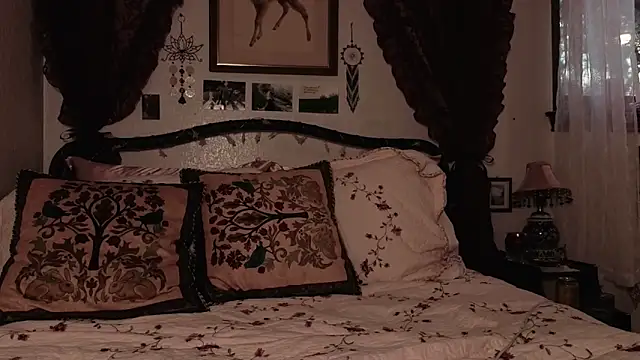 sinfulblonde1 online show from February 2, 11:36 pm