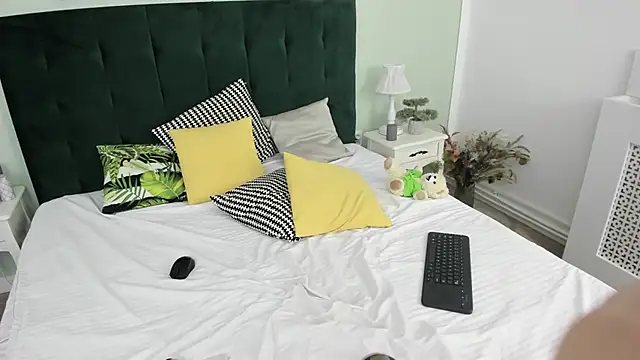 Tessa Joy online show from March 17, 9:12 am