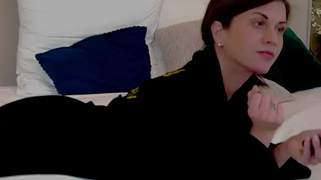 ScarlettShine online show from February 23, 1:13 am