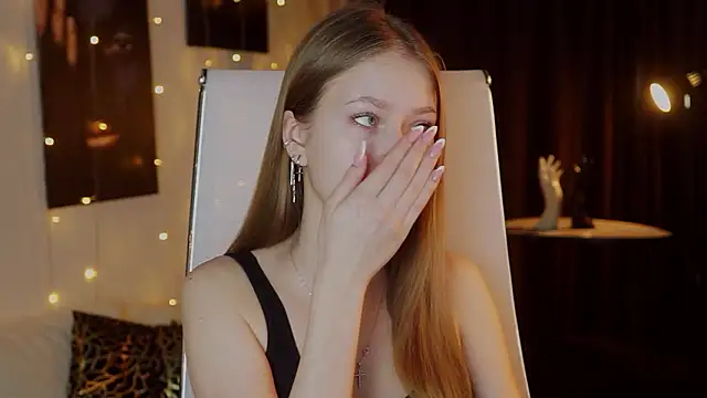 EveMundie online show from March 18, 12:30 pm