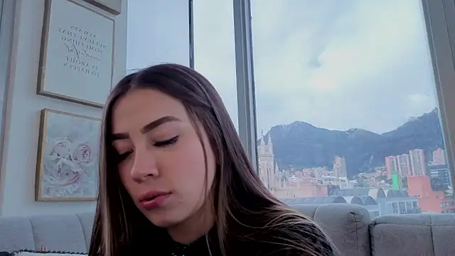 Snapshot of Ivanna_West chatting on April 19, 6:10 pm Ivanna West online show from April 19, 6:10 pm