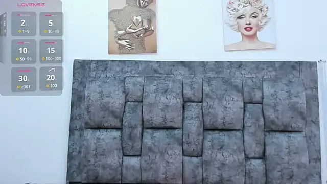 Snapshot of Chloe_diamondss chatting on March 8, 3:50 am Chloe diamondss online show from March 8, 3:50 am