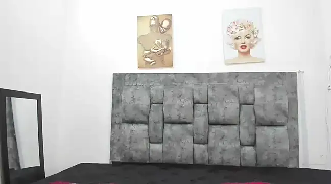 Snapshot of Chloe_diamondss chatting on March 14, 6:42 am Chloe diamondss online show from March 14, 6:42 am