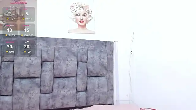 Snapshot of Chloe_diamondss chatting on March 21, 3:44 am Chloe diamondss online show from March 21, 3:44 am