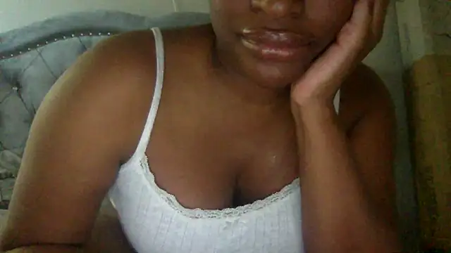 Snapshot of icedcoffeex chatting on February 12, 9:43 pm icedcoffeex online show from February 12, 9:43 pm