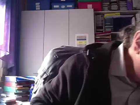 Snapshot of HMStraps01 chatting on December 12, 9:30 am HMStraps01 online show from December 12, 9:30 am