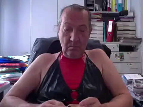 Snapshot of HMStraps01 chatting on September 22, 8:49 am HMStraps01 online show from September 22, 8:49 am