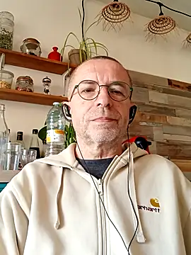 Xavspank2 online show from April 14, 9:15 am