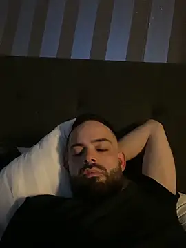 Snapshot of guccititi chatting on October 16, 9:43 am guccititi online show from October 16, 9:43 am