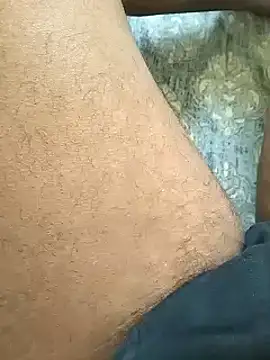 Snapshot of freeshow1243 chatting on February 18, 7:43 am freeshow1243 online show from February 18, 7:43 am