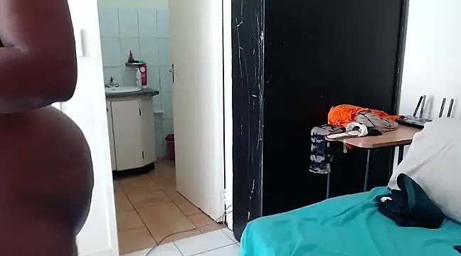 Snapshot of DIVAASS1 chatting on March 6, 8:08 am DIVAASS1 online show from March 6, 8:08 am