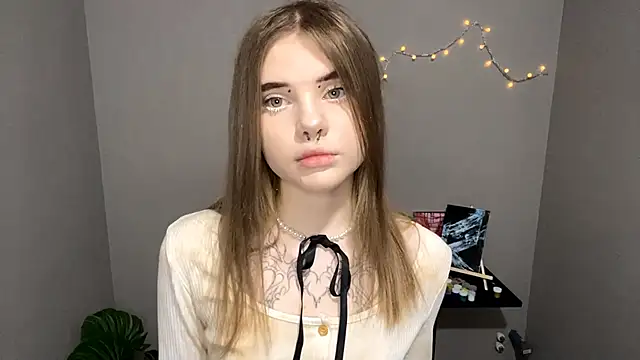 CarolinePepper online show from March 20, 5:15 pm