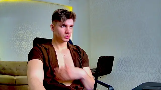 MaxKaiden online show from March 5, 6:09 am