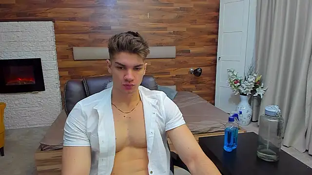 MaxKaiden online show from March 12, 5:13 am