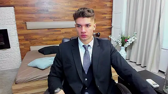 MaxKaiden online show from March 14, 6:41 am