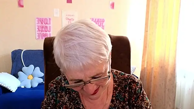 Sandra Snowflake online show from June 30, 11:44 am