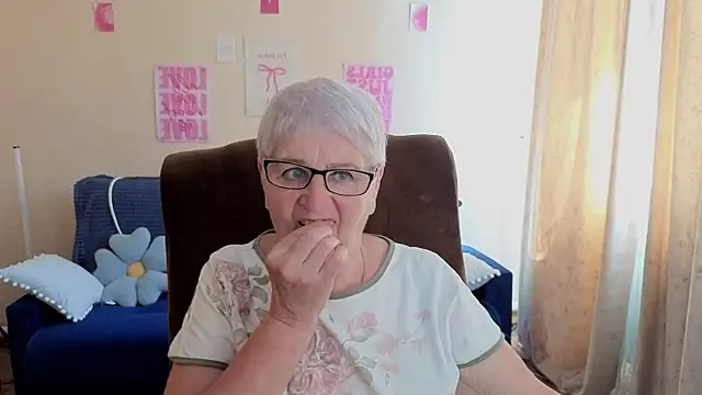 Sandra Snowflake online show from July 1, 12:18 pm