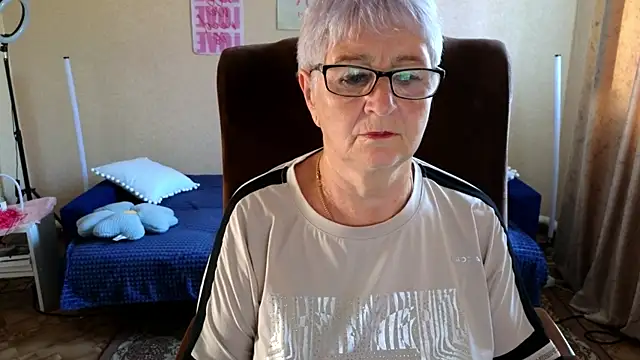 Sandra Snowflake online show from July 7, 4:15 am